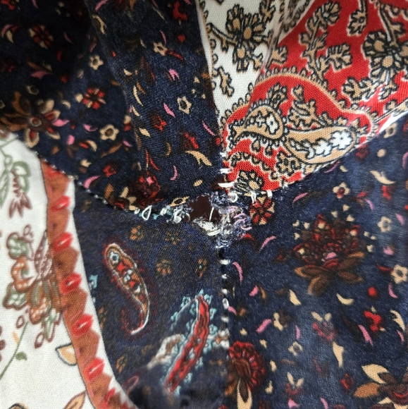 Bailey + Chloe Floral Paisley Boho Peasant Blouse Size Large - Picture 10 of 10